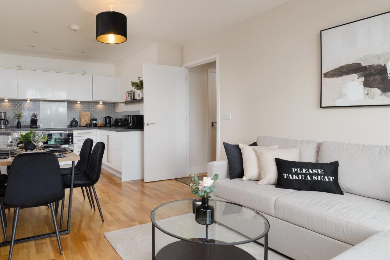 Premium Apartment - Allocated Parking - Great Location Plymouth Exteriör bild