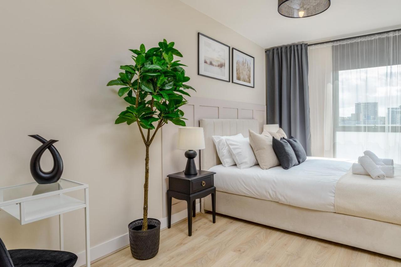 Premium Apartment - Allocated Parking - Great Location Plymouth Exteriör bild