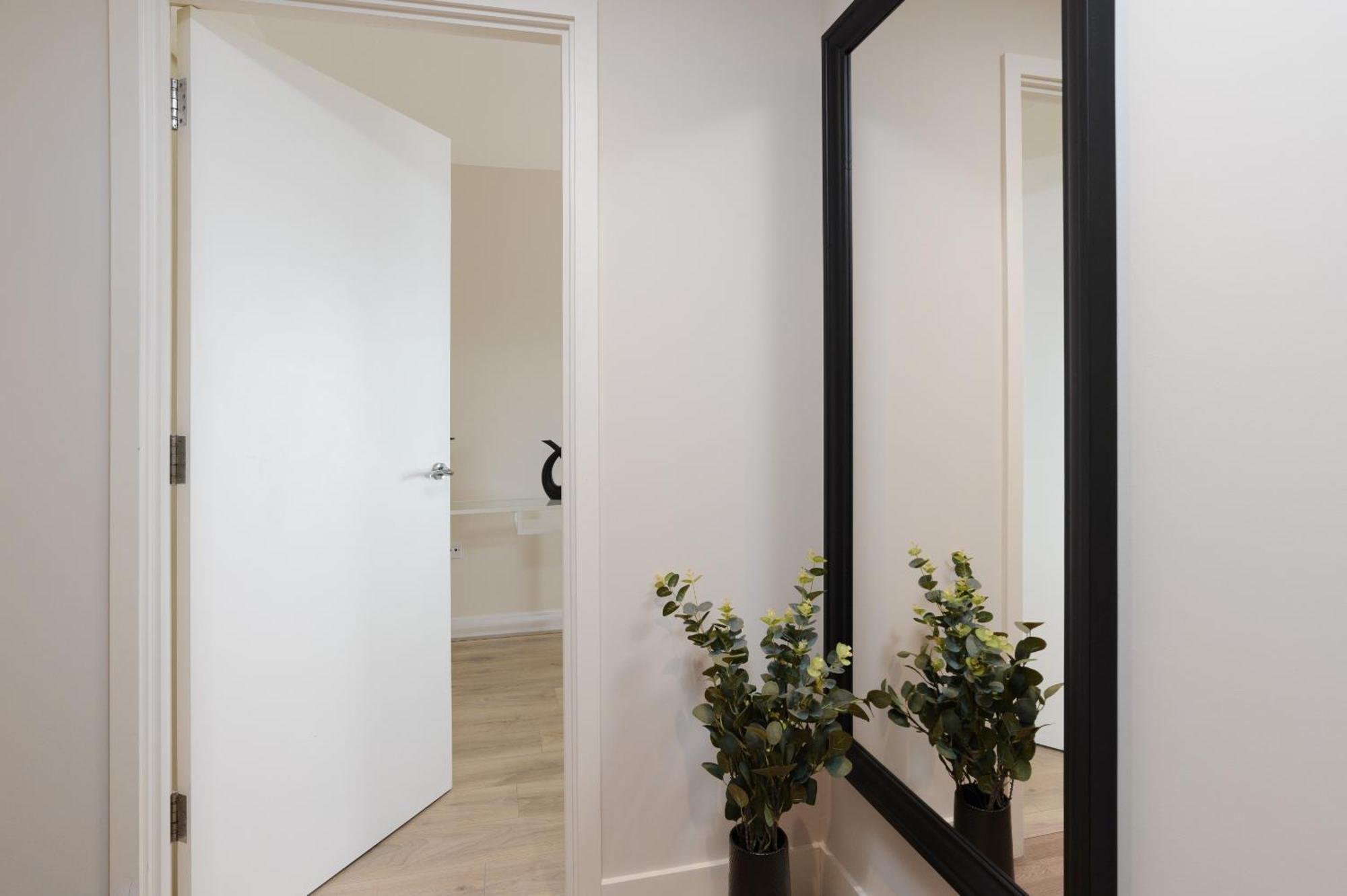 Premium Apartment - Allocated Parking - Great Location Plymouth Exteriör bild
