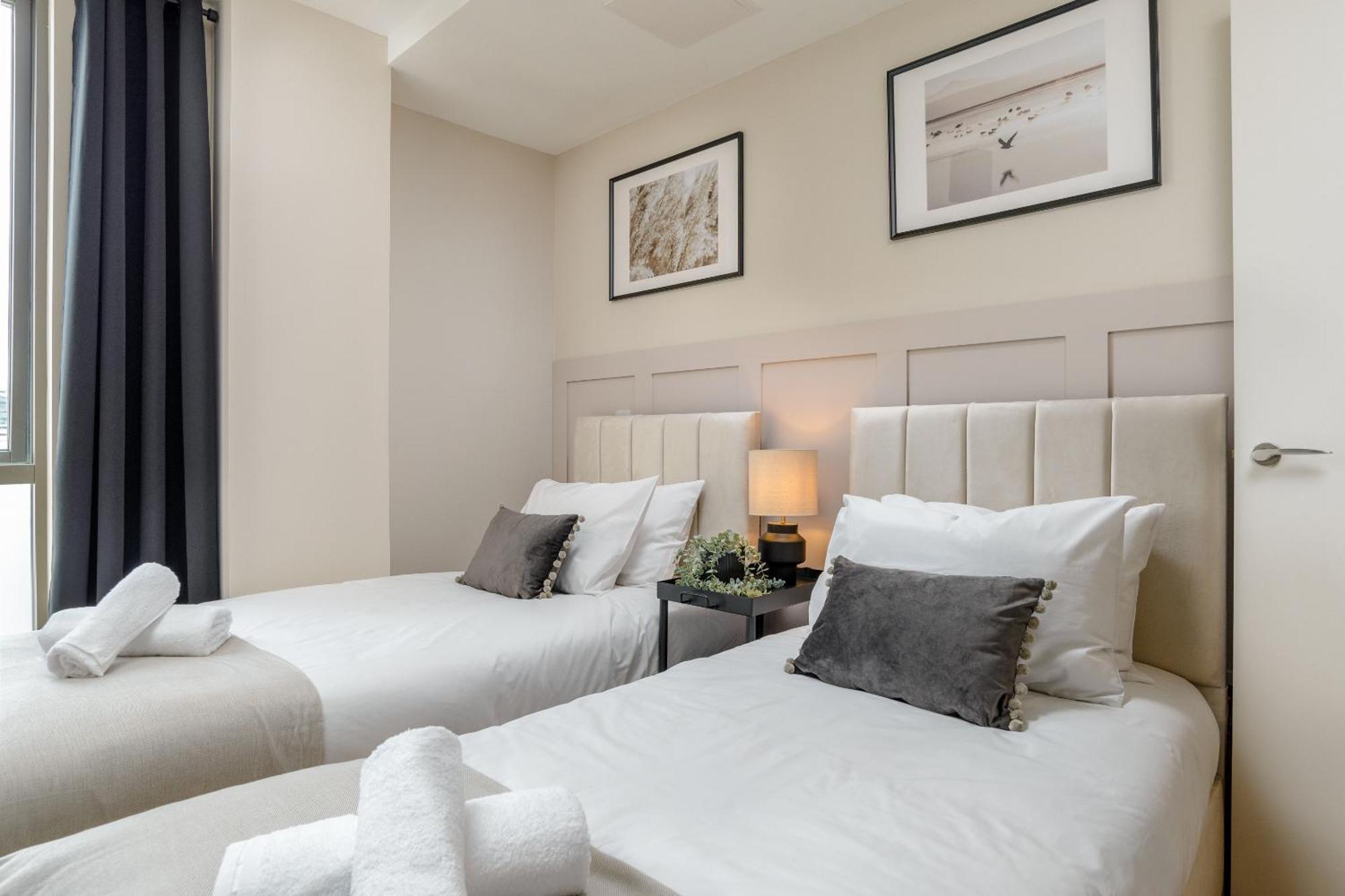 Premium Apartment - Allocated Parking - Great Location Plymouth Exteriör bild